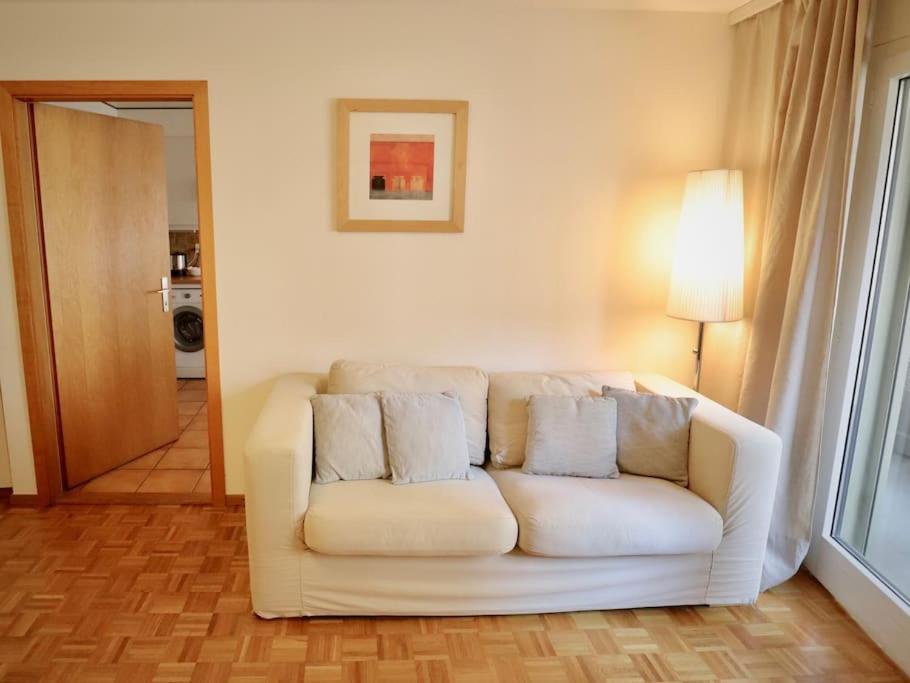 Comfortable, Very Well Located Between Train Station And Lake! Lausanne Exteriör bild